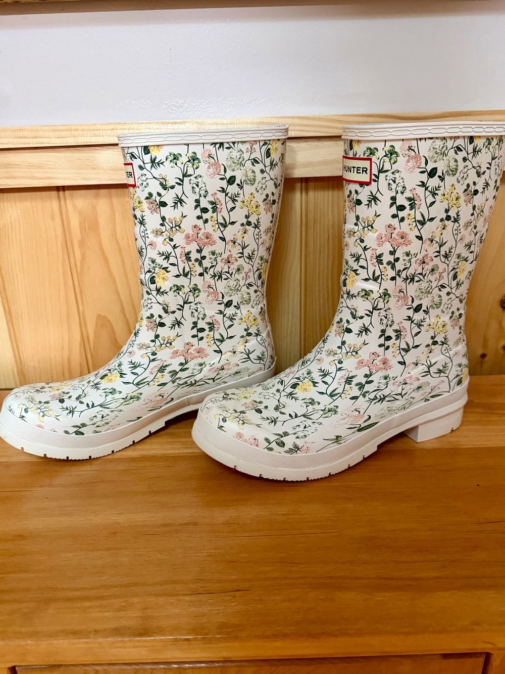 Hunter Women’s Floral White Rain Boots - Picture 2 of 4